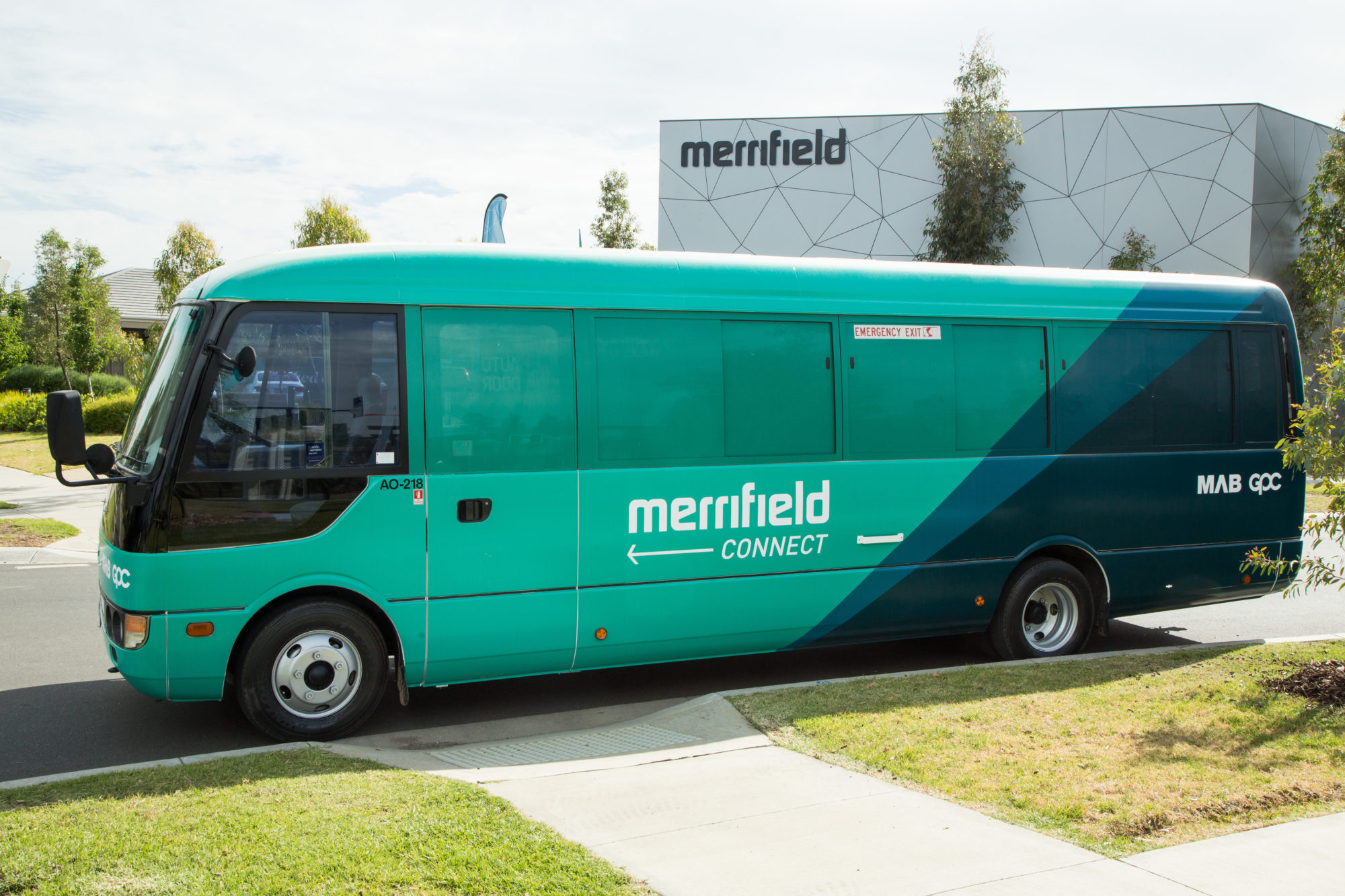 Архитектура элементов видеосистемы в автобусе схема. Connecting bus. Mercedes 14 автобус. Bus connection. Желтые автобусы мальты.