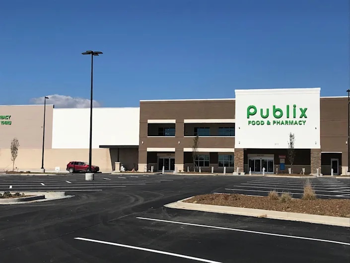 New Publix sets opening date for new retail centre in Gallatin